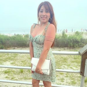 Meet your Posher, Glo